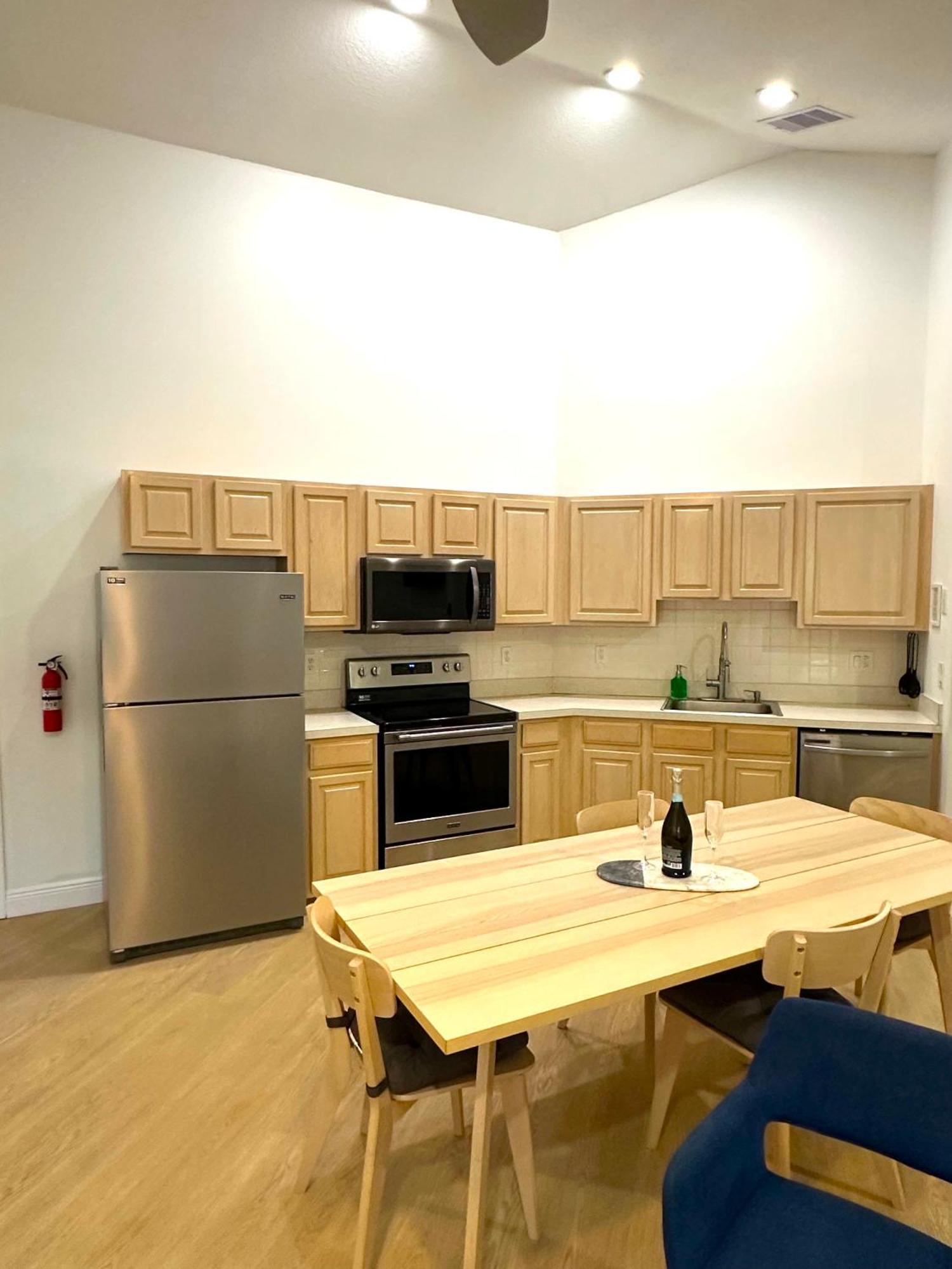 Albatross Condo In Pga Village, 2 Bedroom 1 Bath, A Side Carlton Exteriér fotografie